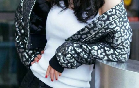 有人知道金领冠孕妇奶粉含糖吗（金领冠孕妇奶粉营养成分表）